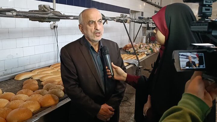 پورحیدری: ۶ واحد تولید نان صنعتی در گیلان با تمام ظرفیت فعال هستند
