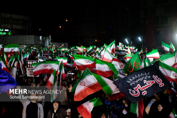 اجتماع حمایت از رزمندگان در مقابله با دشمن آمریکایی - صهیونی