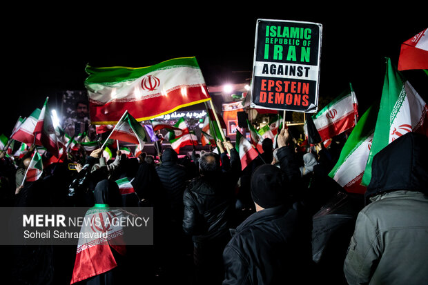 اجتماع حمایت از رزمندگان در مقابله با دشمن آمریکایی - صهیونی