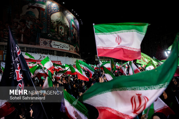اجتماع حمایت از رزمندگان در مقابله با دشمن آمریکایی - صهیونی