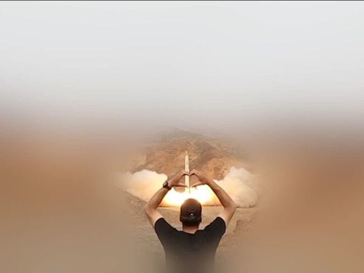 بەرپرسێکی هەواڵگریی ئەمریکا: توانی درۆنی و مووشەکی ئێران هەر وەک خۆی ماوەتەوە