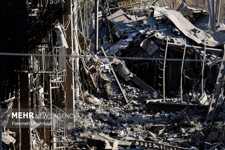 آثار تجاوز هوایی  آمریکا و رژیم صهیونیستی به شهرداری منطقه ۱۸ تهران