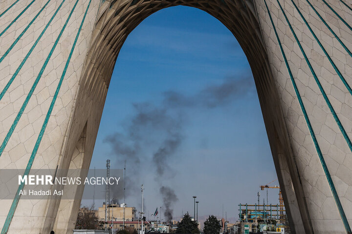 آثار تجاوز هوایی  آمریکا و رژیم صهیونیستی به نمایندگی ایران خودرو در غرب تهران