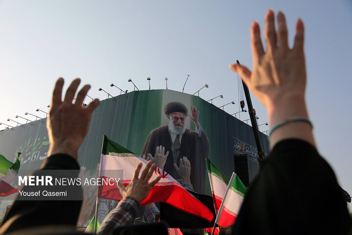 مراسم بیعت با سومین رهبر انقلاب اسلامی در تهران
