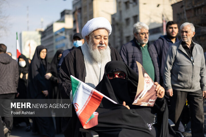 مراسم بیعت با سومین رهبر انقلاب اسلامی در تهران