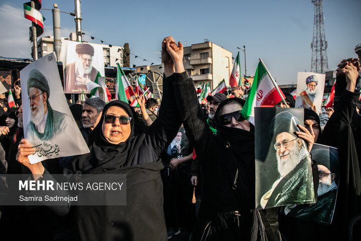 مراسم بیعت با سومین رهبر انقلاب اسلامی در تهران