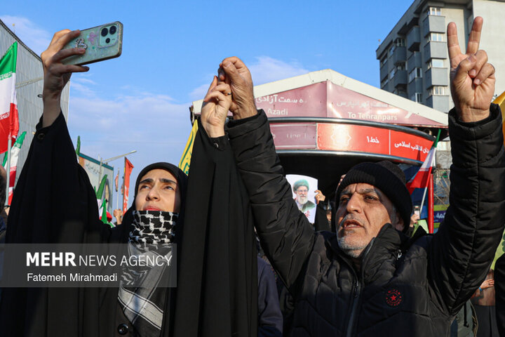 مراسم بیعت با سومین رهبر انقلاب اسلامی در تهران
