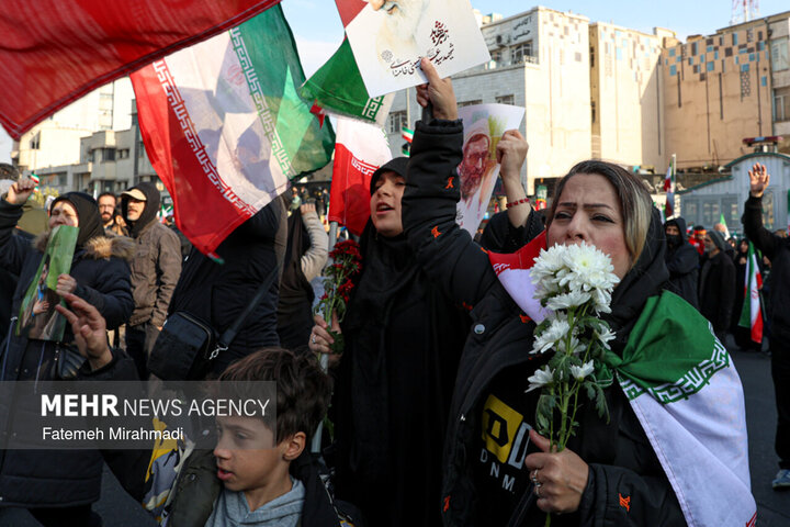 مراسم بیعت با سومین رهبر انقلاب اسلامی در تهران
