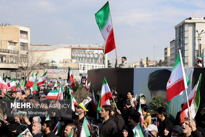 مراسم بیعت با سومین رهبر انقلاب اسلامی در تهران