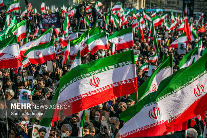 مراسم بیعت با سومین رهبر انقلاب اسلامی در تهران
