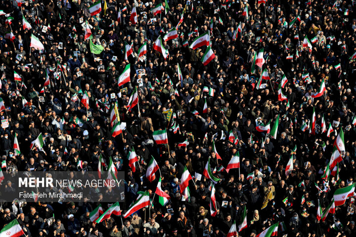 مراسم بیعت با سومین رهبر انقلاب اسلامی در تهران
