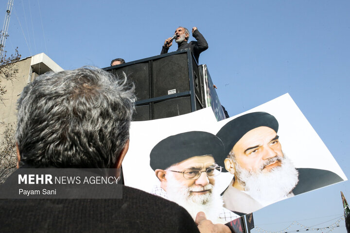 تشییع پیکر ۳۵ شهید جنگ رمضان در تهران