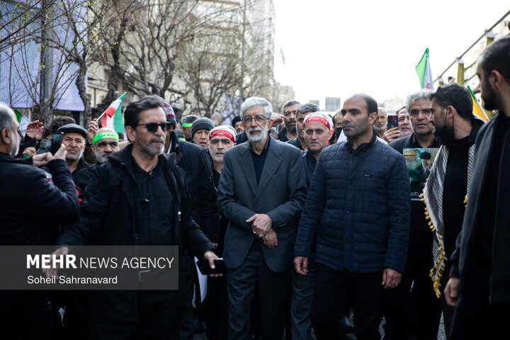 تشییع پیکر ۳۵ شهید جنگ رمضان در تهران