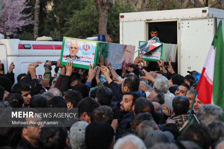 تشییع پیکر ۳۵ شهید جنگ رمضان در تهران