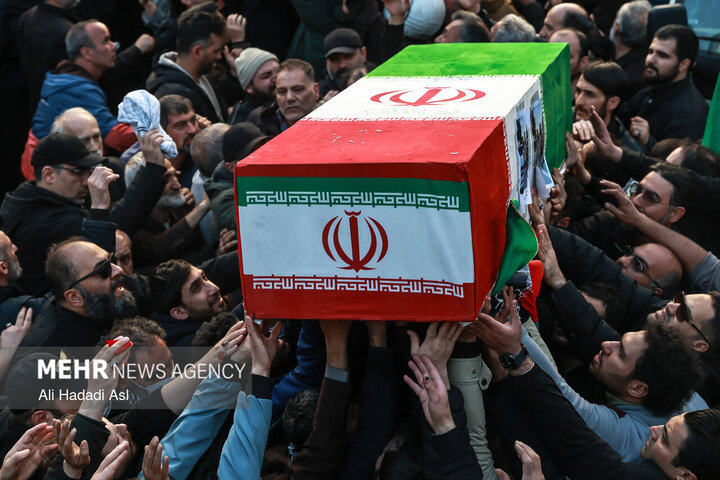 تشییع شهیدان لاریجانی، سلیمانی و شهدای ناو دنا