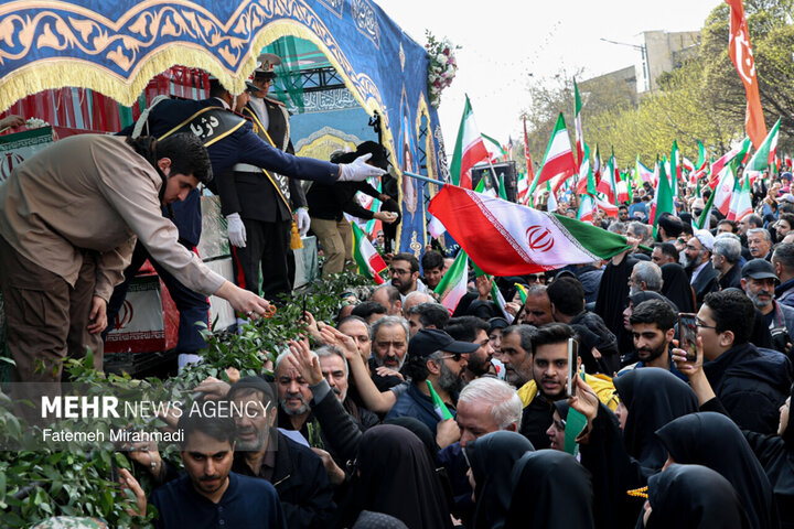 تشییع شهیدان لاریجانی، سلیمانی و شهدای ناو دنا