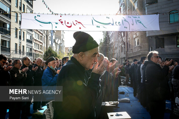 اقامه نماز عید سعید فطر  در امامزادگان پنج تن (علیهم‌السلام) و مسجد جامع نارمک تهران