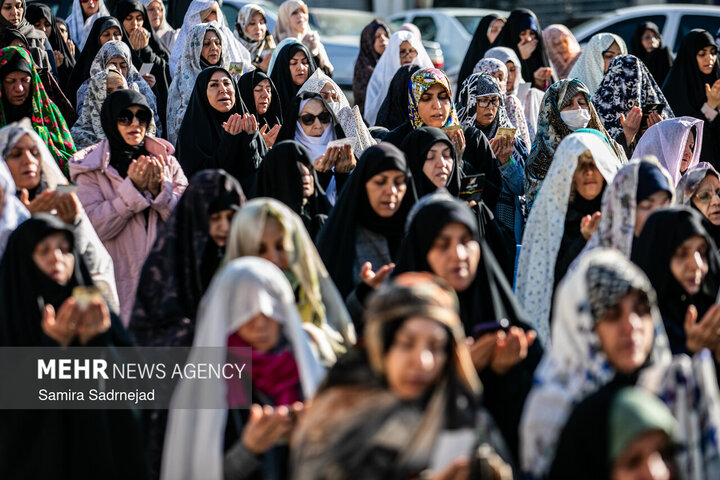اقامه نماز عید سعید فطر در میدان شهید طهرانیمقدم تهران