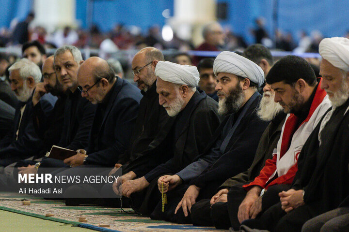 اقامه نماز عید سعید فطر  در مصلای تهران 