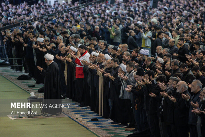 اقامه نماز عید سعید فطر  در مصلای تهران 