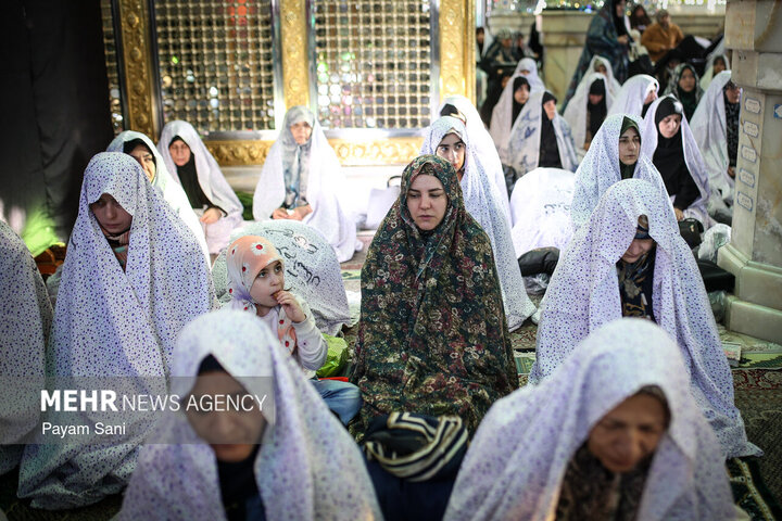 اقامه نماز عید سعید فطر  در امامزادگان پنج تن (علیهم‌السلام) و مسجد جامع نارمک تهران