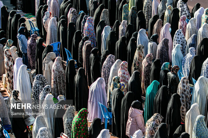 اقامه نماز استغاثه به امام زمان (عج) در شیراز