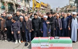 وداع مردم صومعه‌سرا با معلم شهیده؛ پیکر مطهر در دوگور آرام گرفت
