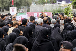 تشییع پیکر پاک شهید نبرد با آمریکا در هشتبندی هرمزگان