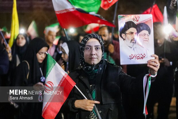 مشهد در بیست و پنجمین شب اجتماعات خودجوش مردمی