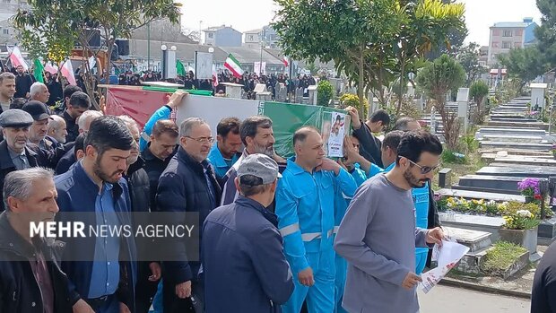 پیکر مطهر پاکبان شهید «حسن خیران» در بندرانزلی آرام گرفت