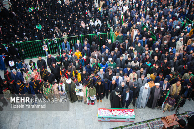 تشییع پیکر دانش‌آموز شهید محمدحسین دهقان در قم