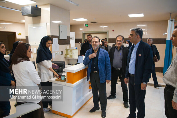 بازدید معاون  وزیر بهداشت از مراکز درمانی بوشهر