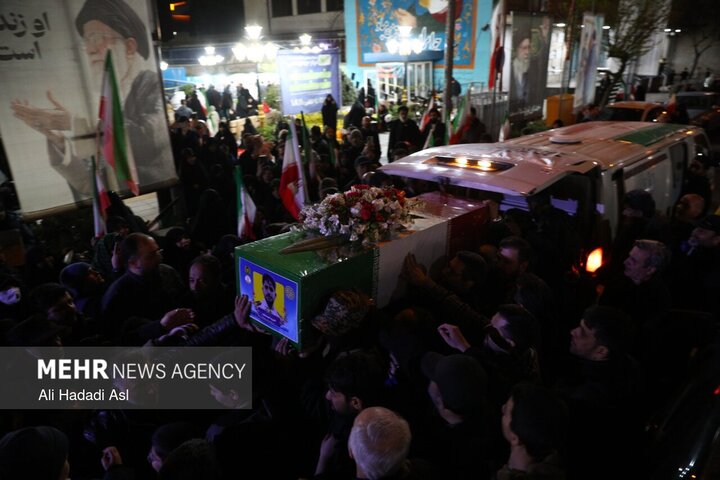 اجتماع حمایت از رزمندگان در میدان شهدا تهران