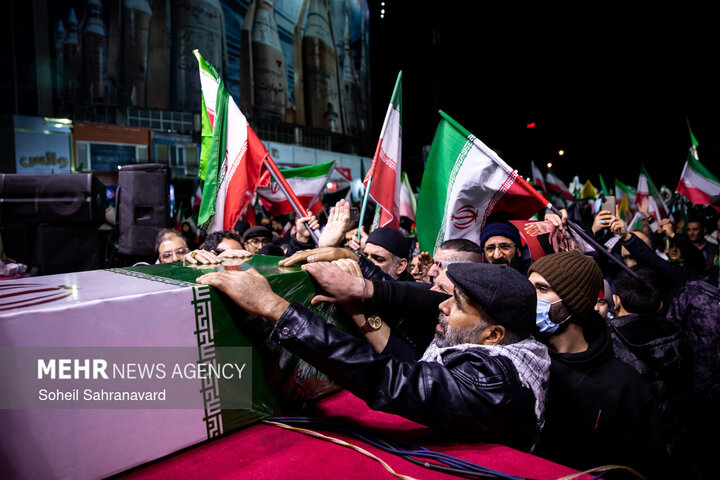 اجتماع حمایت از رزمندگان در میدان حضرت ولیعصر(عج) تهران