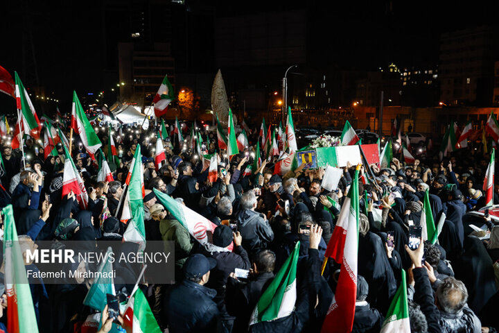 اجتماع حمایت از رزمندگان  در محله پونک تهران