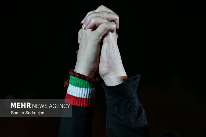 اجتماع حمایت از رزمندگان در میدان کاج تهران