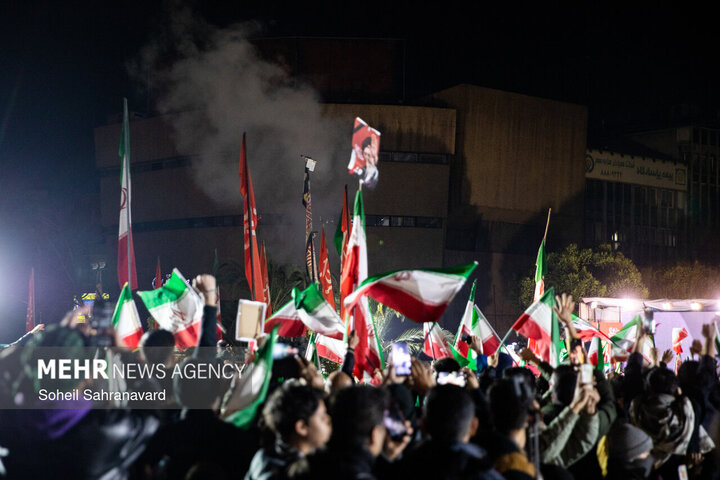 اجتماع حمایت از رزمندگان در میدان حضرت ولیعصر(عج) تهران