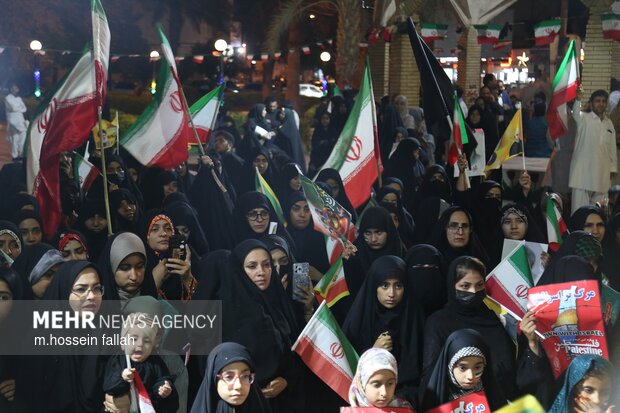 اجتماع مردم «ایرانشهر» در حمایت از ایران