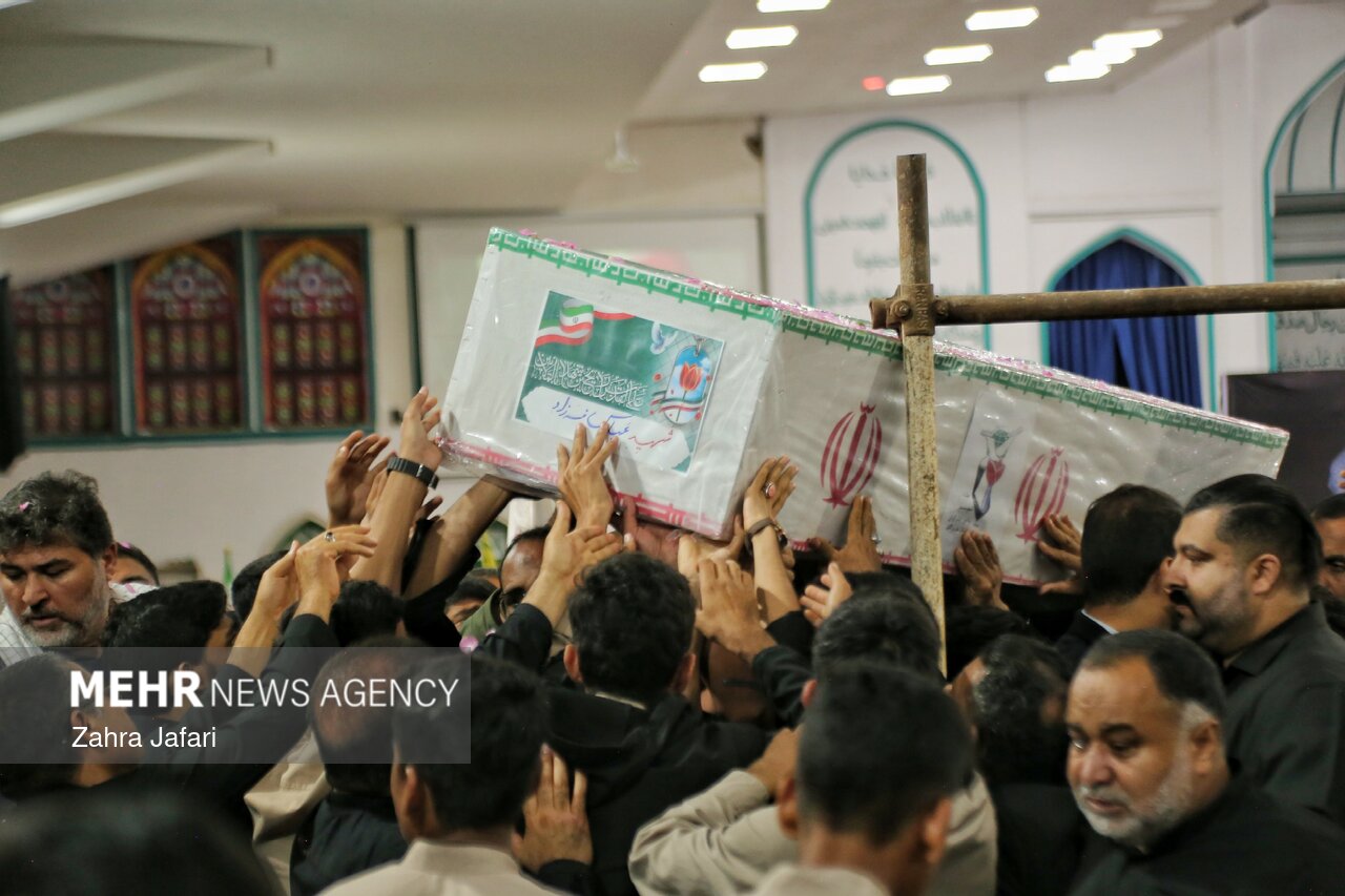 تشییع شهید مهدی باقرزاده از رزمندگان نیروی زمینی سپاه در روستای هماگ