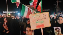 مشگینی ها در اجتماع بیعت با رهبری پای کار ماندند