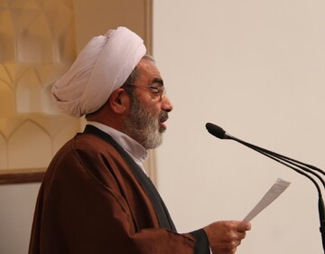 مقاومت و ایستادگی، تنها راه مقابله با استکبار است
