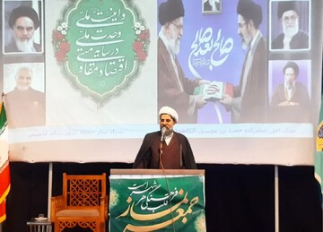 خیابان ها هر روز با حضور مردم شلوغ تر می شود