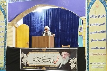 امام جمعه ایرانشهر: نقش مردم در تحولات منطقه کلیدی است