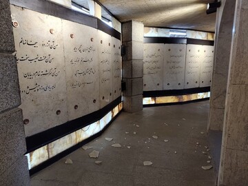 آرامگاه باباطاهر در اثر حملات دشمن به همدان آسیب دید