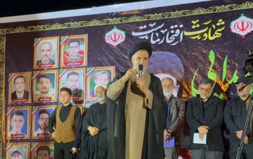 نبویان: آمریکایی‌ها را زیر پا له خواهیم کرد