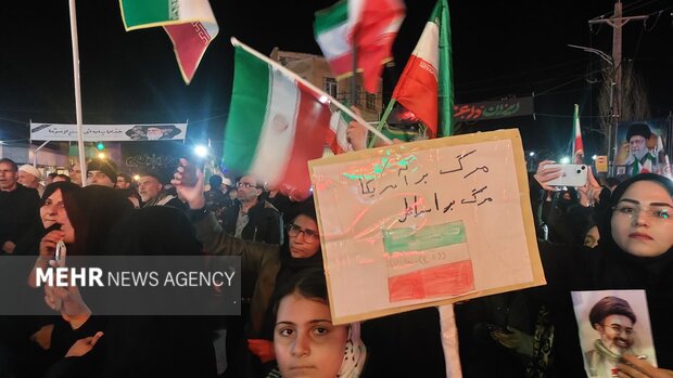 مشگینی ها در اجتماع بیعت با رهبری پای کار ماندند