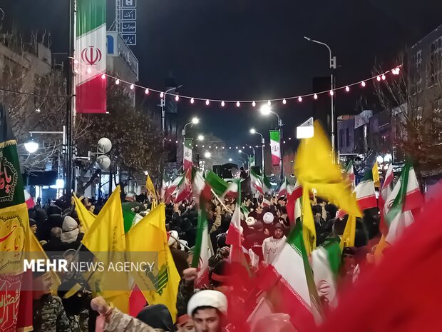 دستــــــــــه حـمـــاســـــی نوجوانان انقلاب (احلی من العسل)