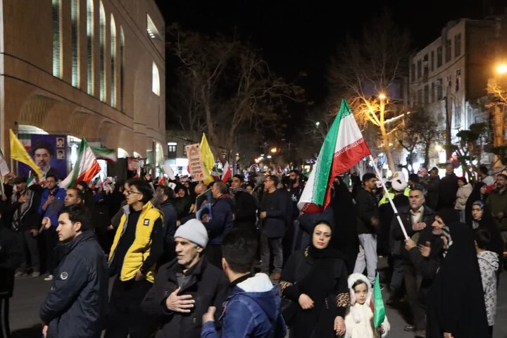 اجتماع پرشور خندابی ها با شعار ای رهبر شهیدم، راهت ادامه دارد