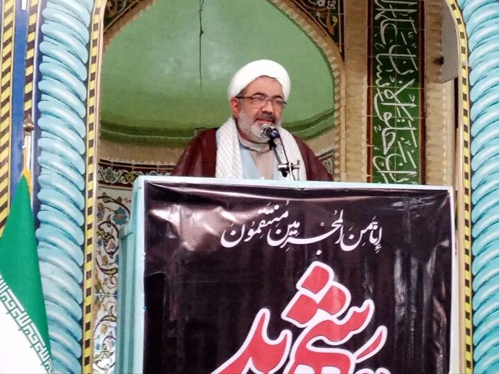 امام جمعه آب‌پخش: شهادت نماد امتحان الهی است