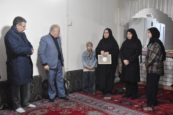 مدیرکل بنیاد شهید لرستان با خانواده شهید «ناصر شوکتی میر» دیدار کرد